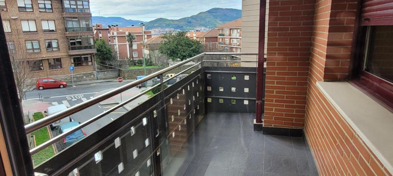 Cozy Yellow Home In Getxo Exteriér fotografie
